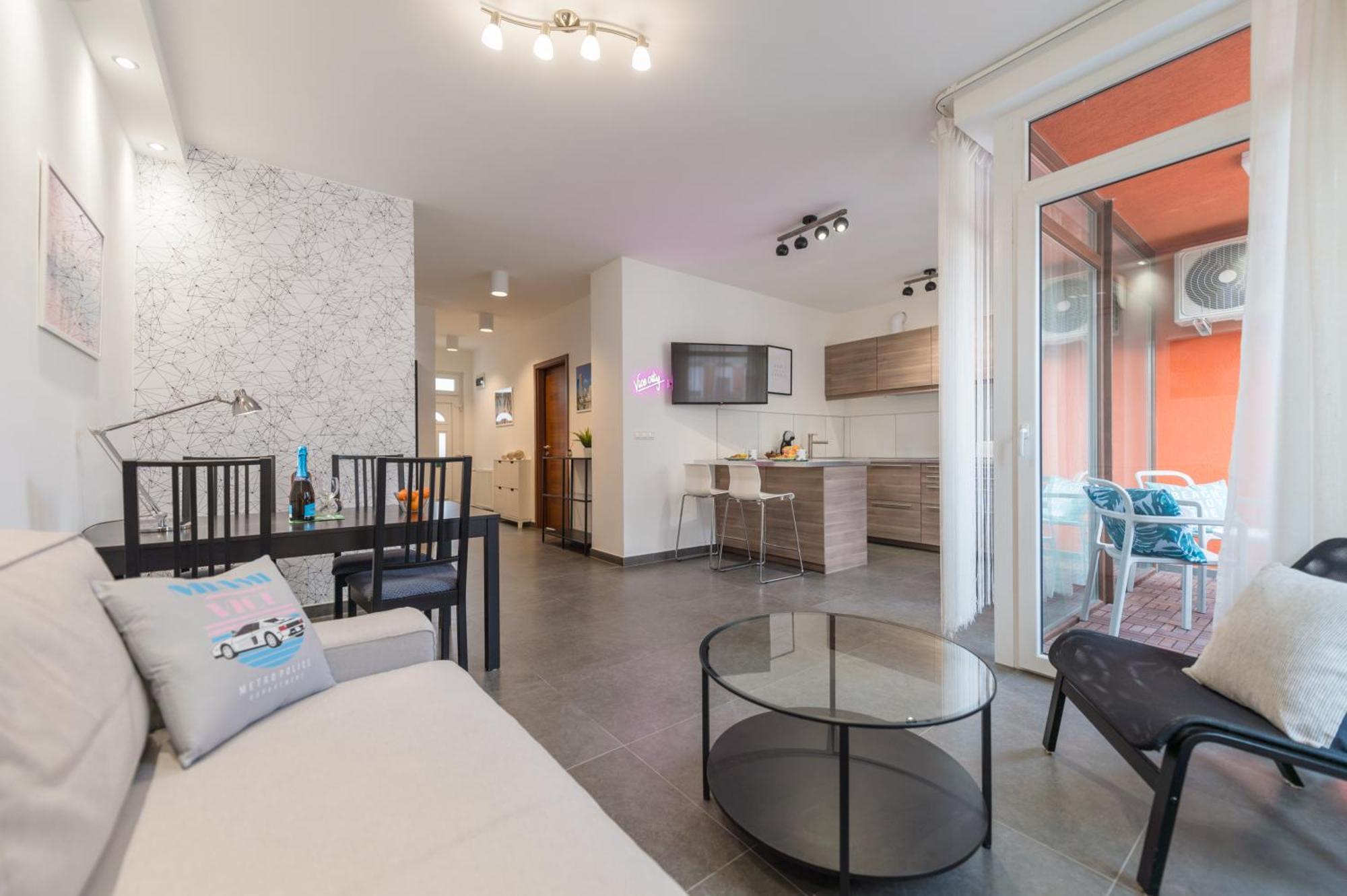 Miami Vice Apartment With Balcony 布达佩斯 外观 照片